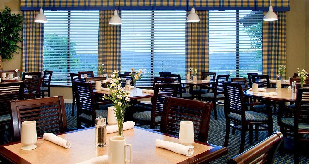 Ramada By Wyndham Greensburg Hotel & Conference Center Restoran foto
